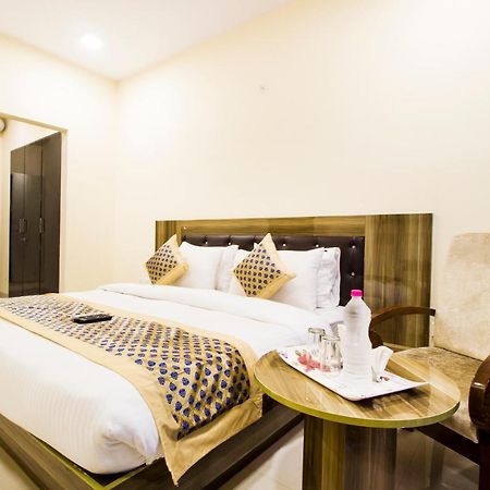 Fabhotel Signature Cyber Park Delhi  Bagian luar foto