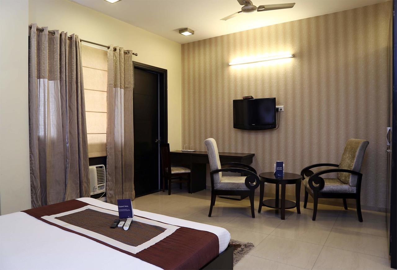 Fabhotel Signature Cyber Park Delhi  Bagian luar foto