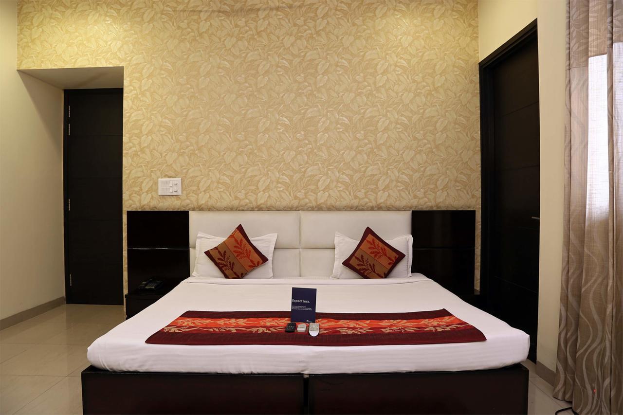 Fabhotel Signature Cyber Park Delhi  Bagian luar foto