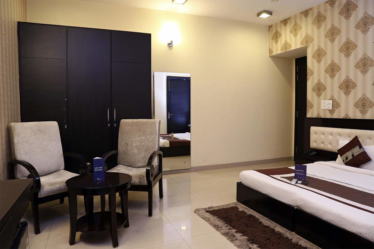 Fabhotel Signature Cyber Park Delhi  Bagian luar foto