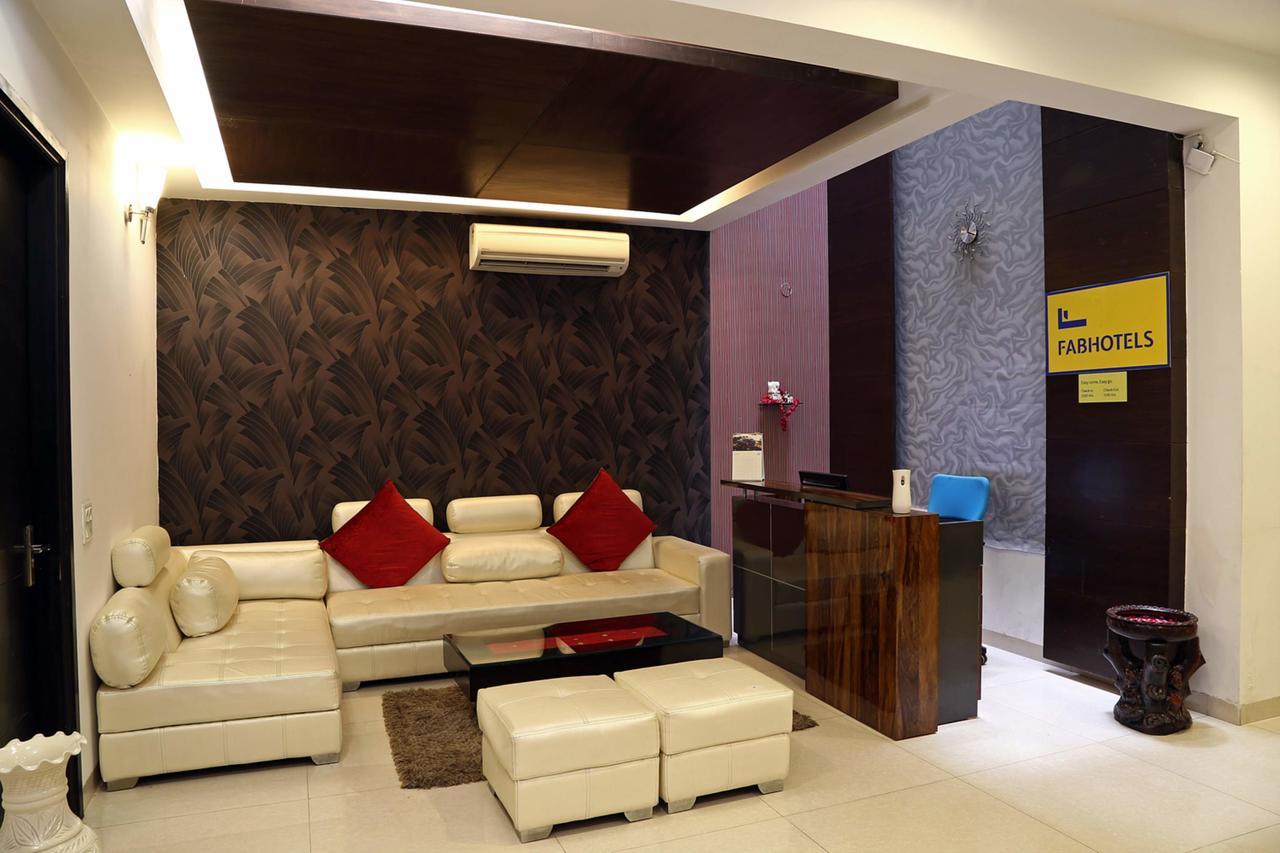 Fabhotel Signature Cyber Park Delhi  Bagian luar foto