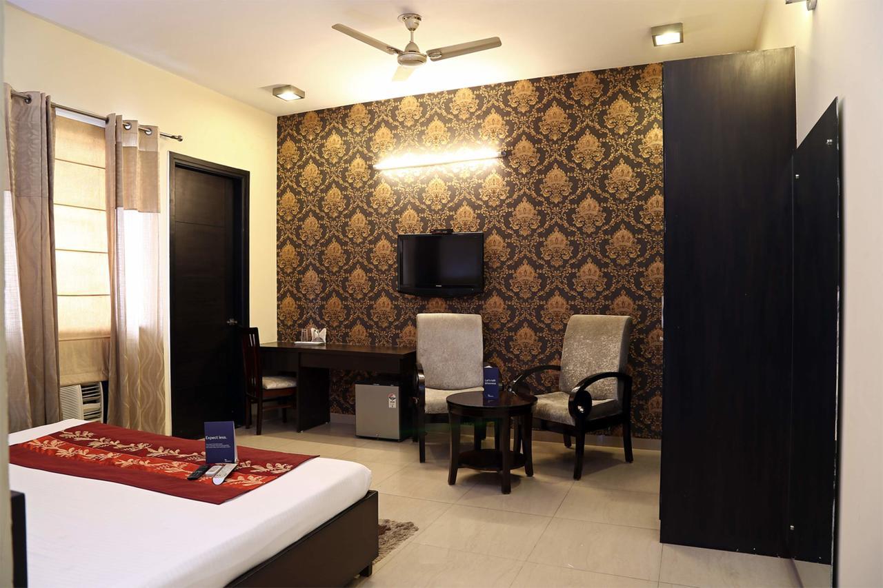 Fabhotel Signature Cyber Park Delhi  Bagian luar foto