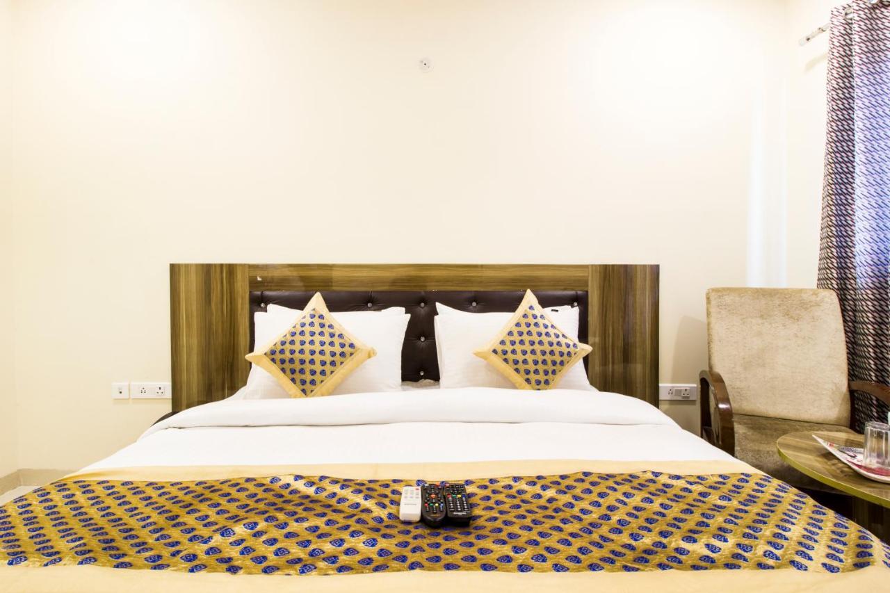 Fabhotel Signature Cyber Park Delhi  Bagian luar foto