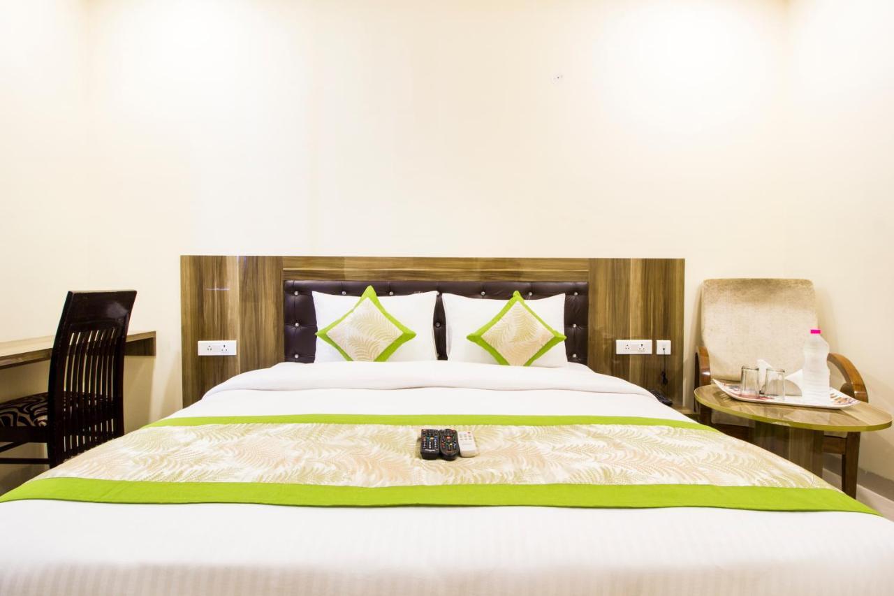 Fabhotel Signature Cyber Park Delhi  Bagian luar foto