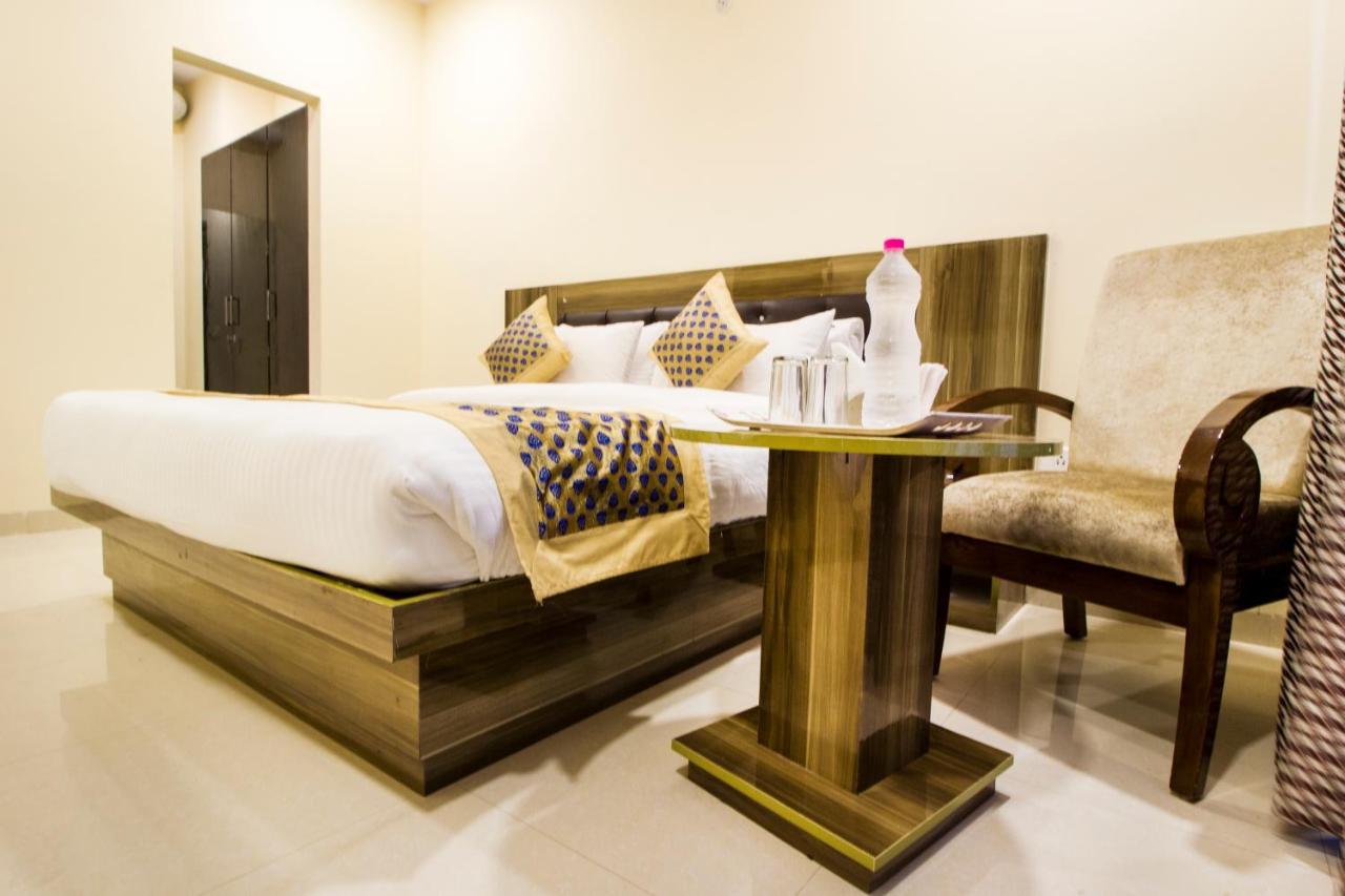 Fabhotel Signature Cyber Park Delhi  Bagian luar foto