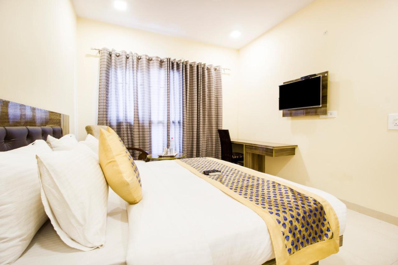 Fabhotel Signature Cyber Park Delhi  Bagian luar foto