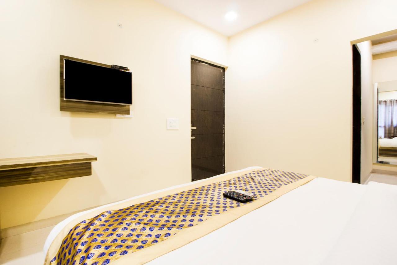 Fabhotel Signature Cyber Park Delhi  Bagian luar foto