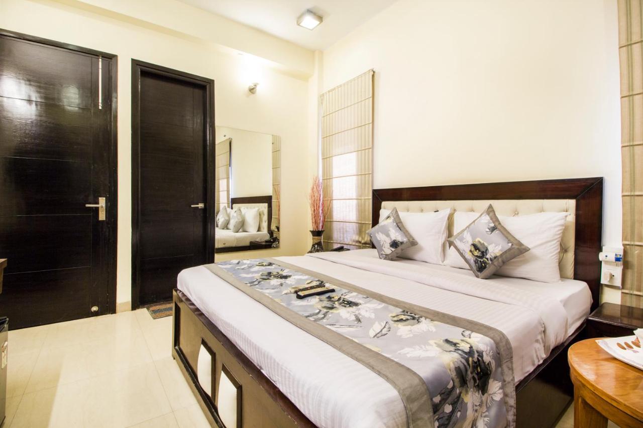 Fabhotel Signature Cyber Park Delhi  Bagian luar foto